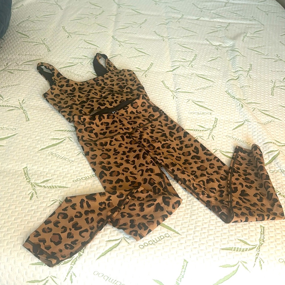 IVL workout set leopard
